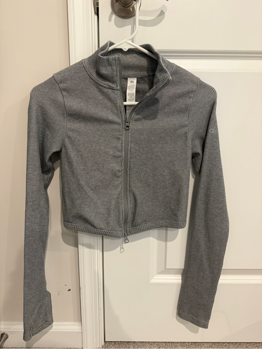 Alo Women’s athletic Grey Ribbed Zip-Up Jacket with matching Leggings XS/S SET